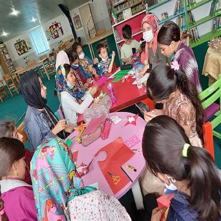 برگزاری برنامه آموزش کاردستی